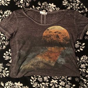 GRAPHIC TEE